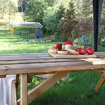 Folwark Noclegowy W Nowej Morawie - Tomaszowka Na Wys 600 M