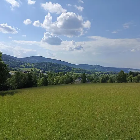 Folwark Noclegowy W Nowej Morawie - Tomaszowka Na Wys 600 M